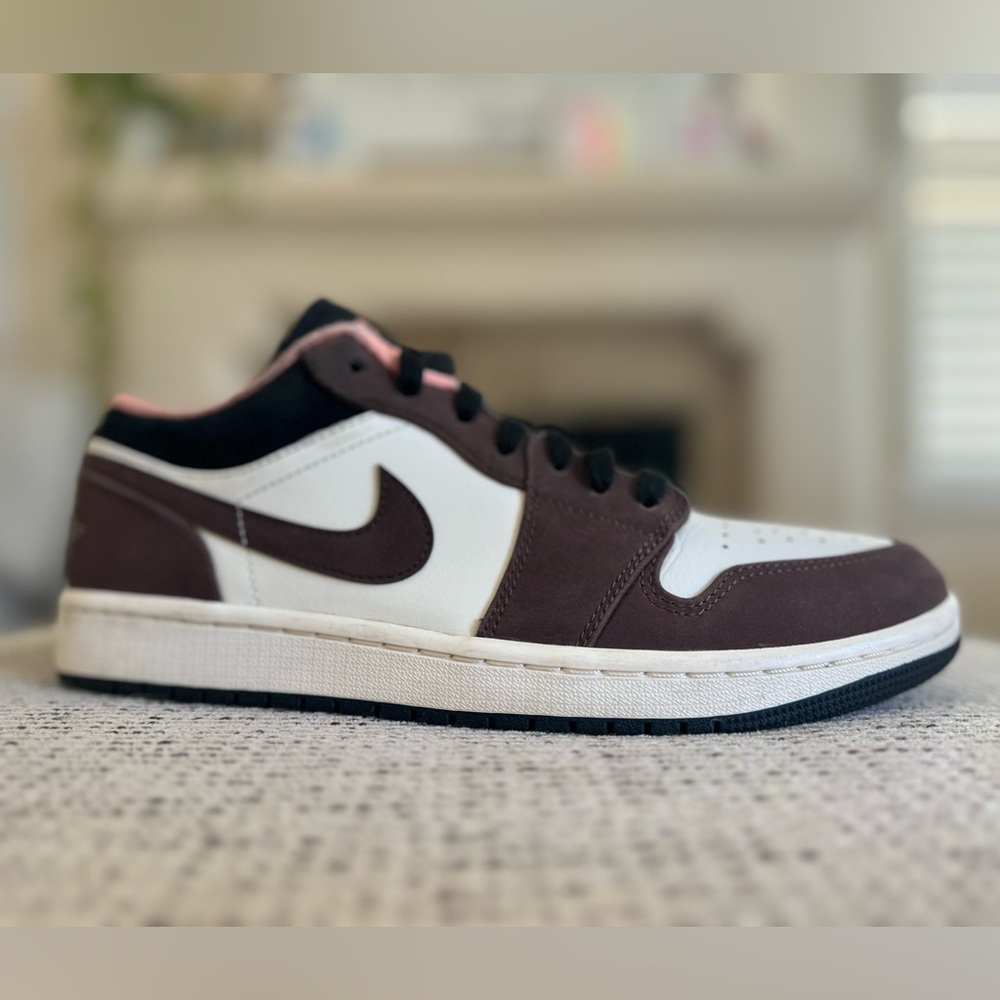 AIR Jordan 1 Low Mocha Size MENS 9